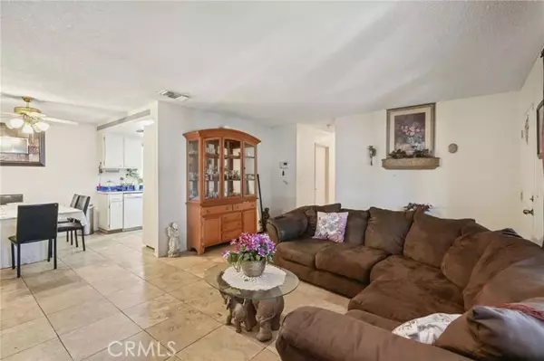 Lake Los Angeles, CA 93591,17208 Rawhide AVE