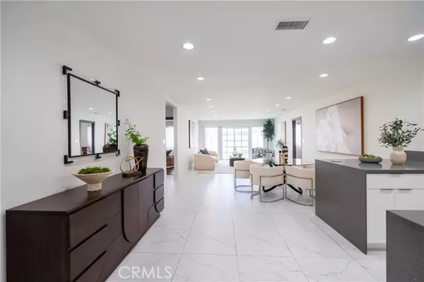 Van Nuys, CA 91405,14715 Archwood ST