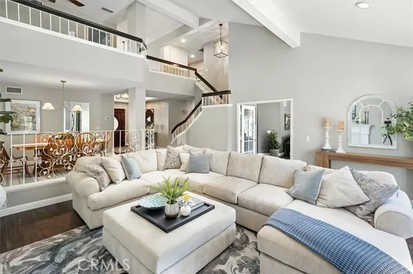 Newhall, CA 91321,23456 Thornewood DR