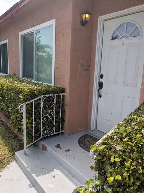 10406 San Carlos, South Gate, CA 90280