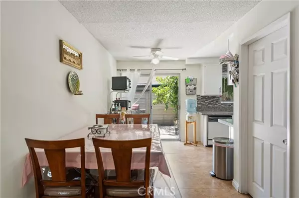 Tustin, CA 92780,14802 Newport AVE 18A