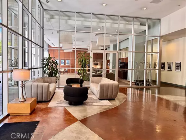 Los Angeles, CA 90017,801 S Grand AVE 1706
