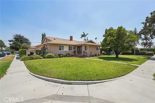 Downey, CA 90241,10302 Pomering RD