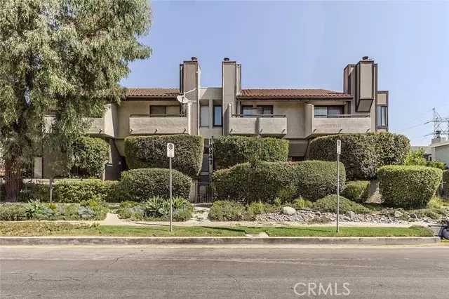 18843 Hatteras ST 2, Tarzana, CA 91356