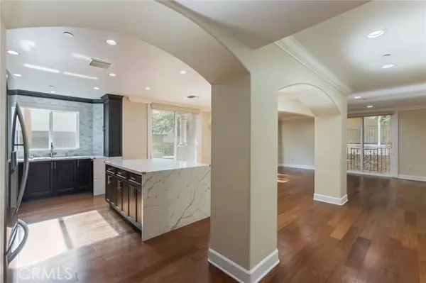 Valley Village, CA 91607,5305 Bellingham AVE 103