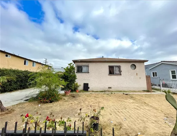 Los Angeles, CA 90047,1621 W 82nd ST