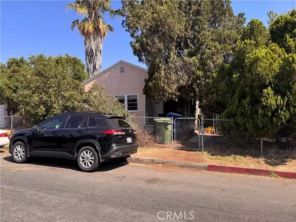 Lake Balboa, CA 91406,7401 dempsey AVE