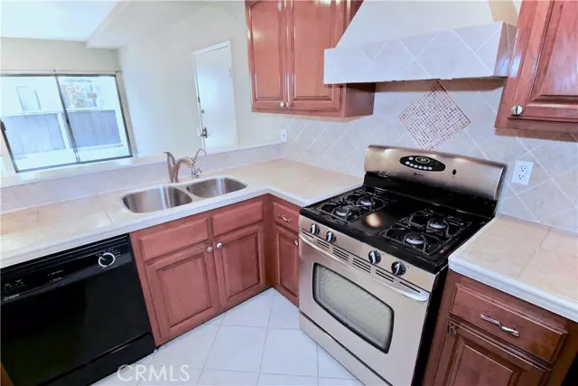 17914 Magnolia BLD 125, Encino, CA 91316