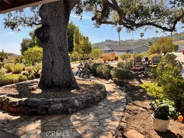 San Dimas, CA 91773,2040 Whitebluff DR