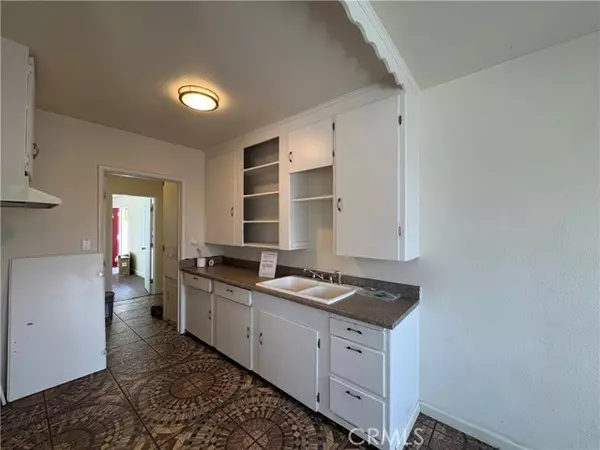 Fontana, CA 92335,15356 Merrill AVE 2A