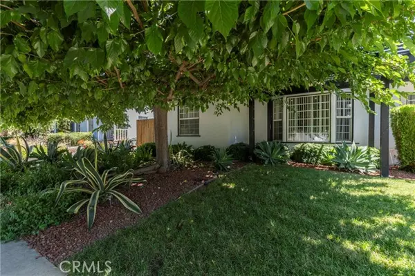 6640 De Celis, Lake Balboa, CA 91406