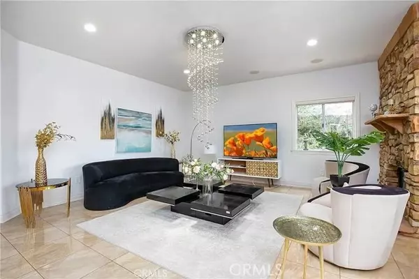 Simi Valley, CA 93065,287 Goldenwood CIR