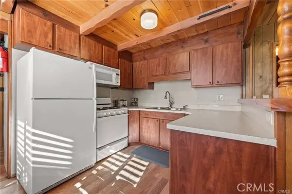 Sugarloaf, CA 92386,130 Maple LN