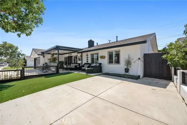 Costa Mesa, CA 92626,2817 Portola DR