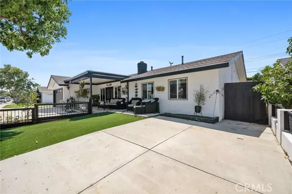 Costa Mesa, CA 92626,2817 Portola DR