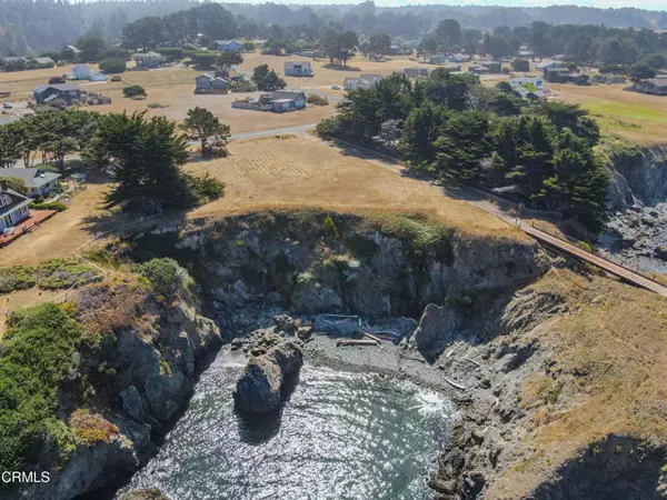 Mendocino, CA 95460,45551 S Caspar DR