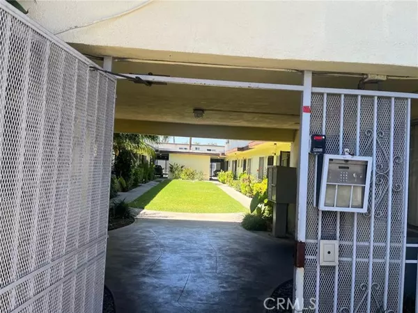 Downey, CA 90242,12541 Old River School RD