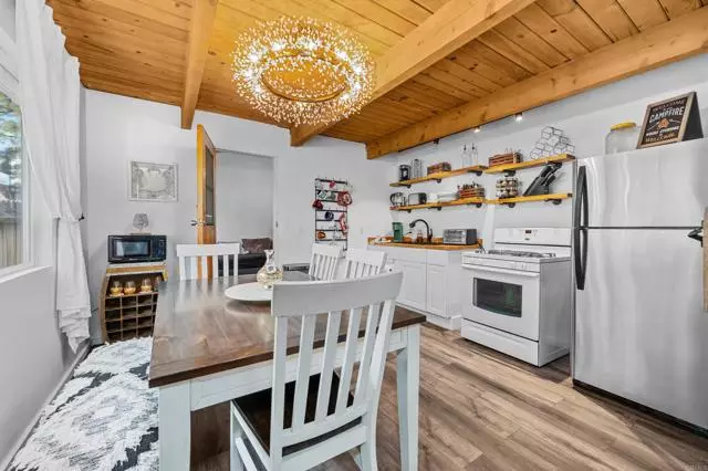 138 Leonard LN, Sugarloaf, CA 92386