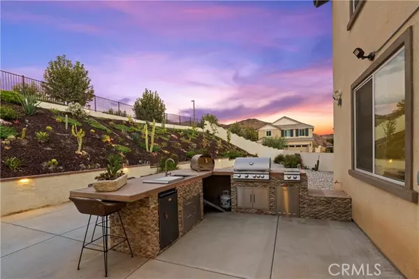 Corona, CA 92883,11800 Starlily CT