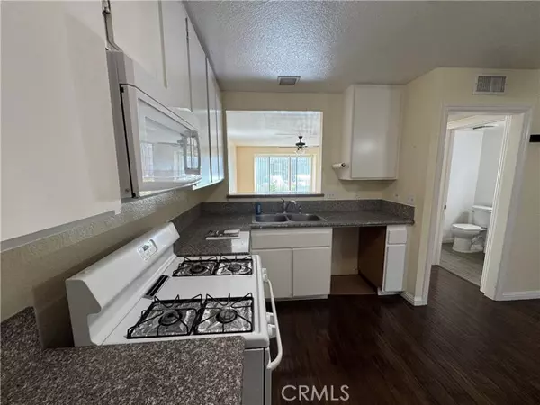 Anaheim, CA 92804,917 S Sutter Creek RD 46