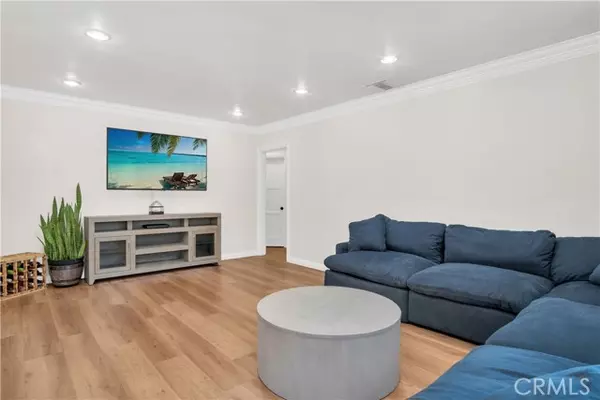 Burbank, CA 91505,1343 N Whitnall Hwy