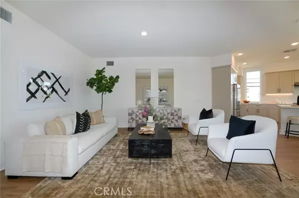 Huntington Beach, CA 92648,414 Main 400
