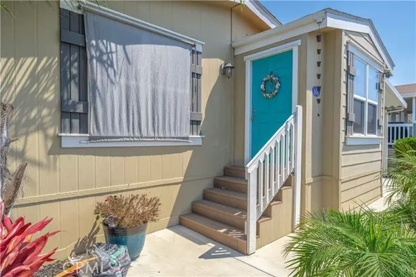 Fountain Valley, CA 92708,105 Crow LN
