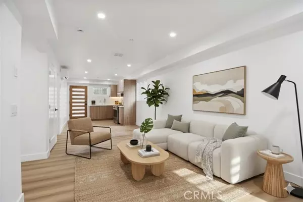 Los Angeles, CA 90019,4512 St Elmo DR