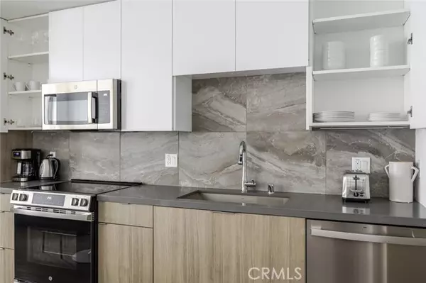 San Pedro, CA 90731,511 S Harbor 815