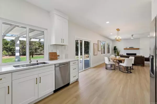 Oceanside, CA 92057,5471 Papagallo DR
