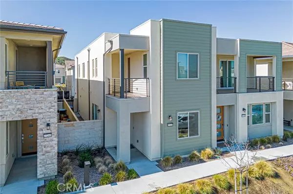 Valencia, CA 91381,27245 Red Willow CT