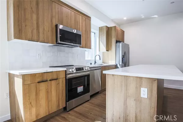 Los Angeles, CA 90026,2129 Aaron ST 1