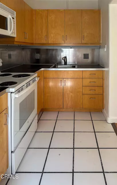 Silver Lake, CA 90026,980 N Hoover ST 980