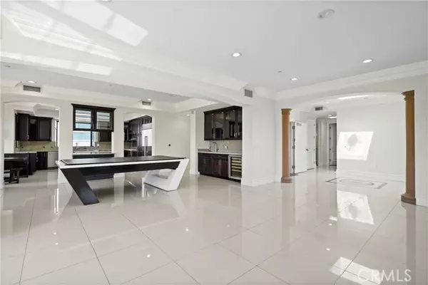 Beverly Hills, CA 90212,462 S Maple DR 104 PH