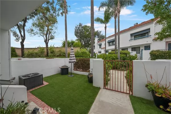 Huntington Beach, CA 92648,19581 Pompano Ln 107