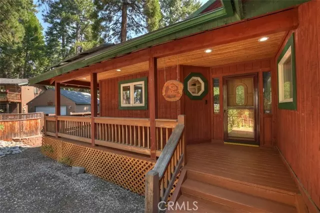 31722 Luring Pines CIR, Running Springs, CA 92382