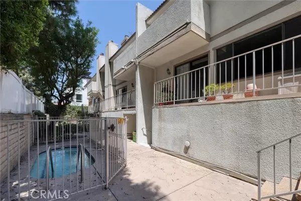 Chatsworth, CA 91311,10229 Variel AVE 16