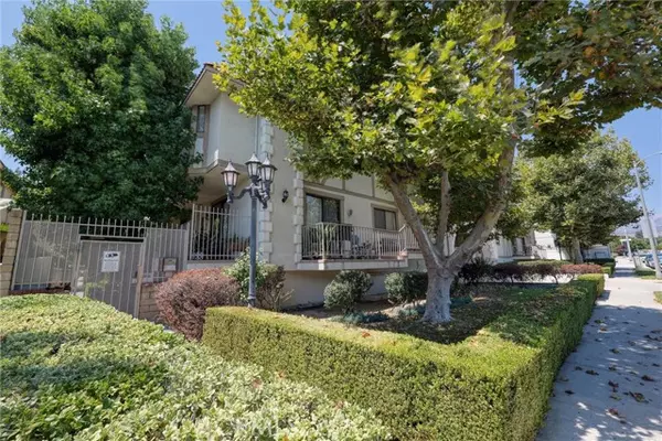 Chatsworth, CA 91311,10229 Variel AVE 16