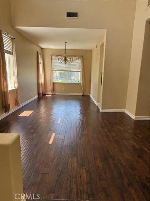 Valencia, CA 91354,28379 Calex DR