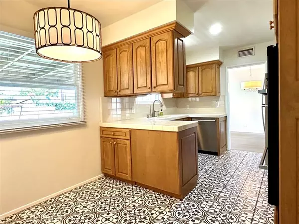 Santa Ana, CA 92705,13161 Crestline DR