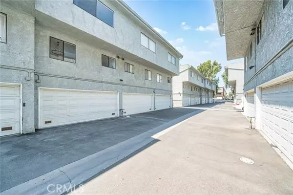 North Hills, CA 91343,9140 Burnet AVE 10