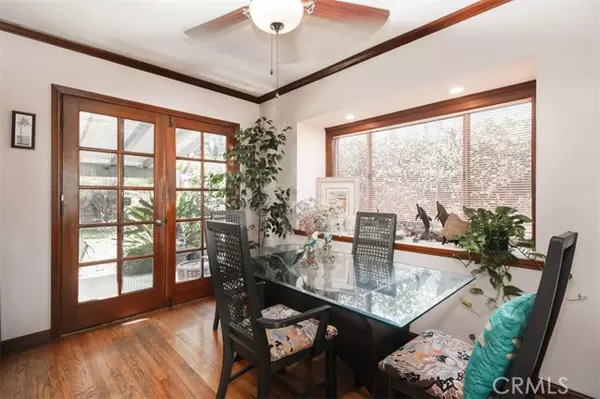 Woodland Hills, CA 91364,22046 Buena Ventura ST