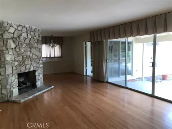 Woodland Hills, CA 91367,23439 Clarendon ST
