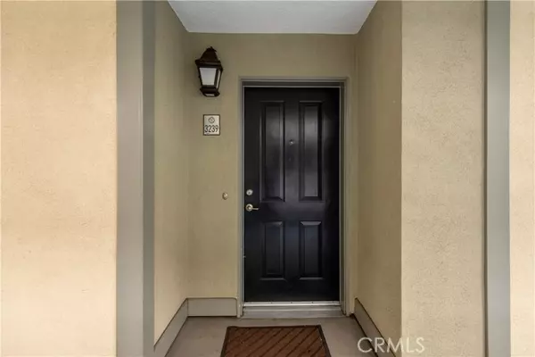 3239 Watermarke PL, Irvine, CA 92612
