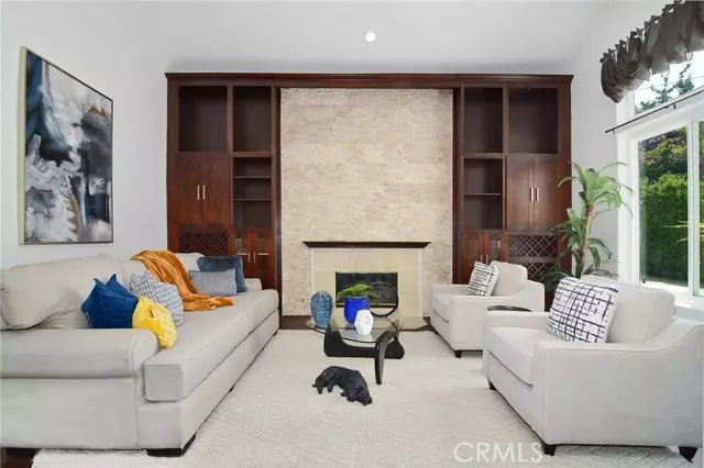 6000 Tampa AVE, Tarzana, CA 91356