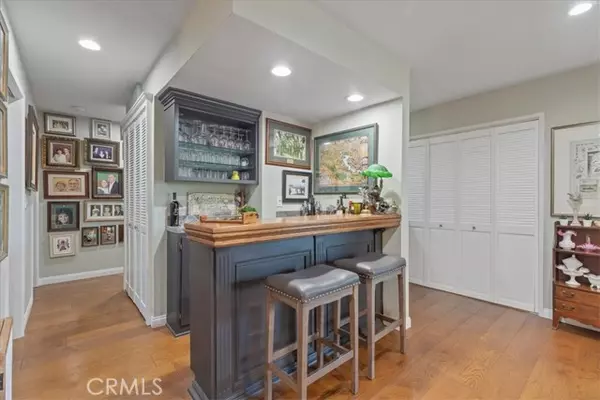 Toluca Lake, CA 91602,10409 Riverside DR 204
