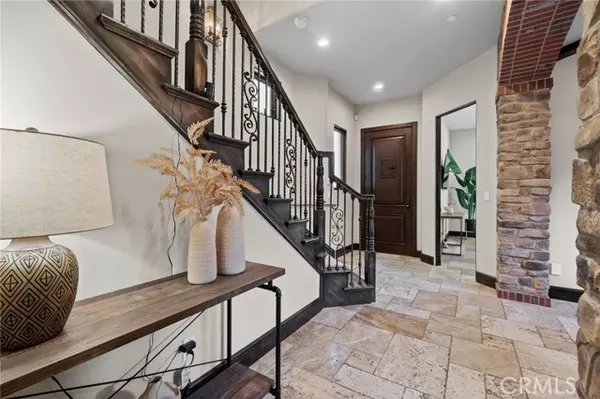 Huntington Beach, CA 92648,212 Baltimore AVE