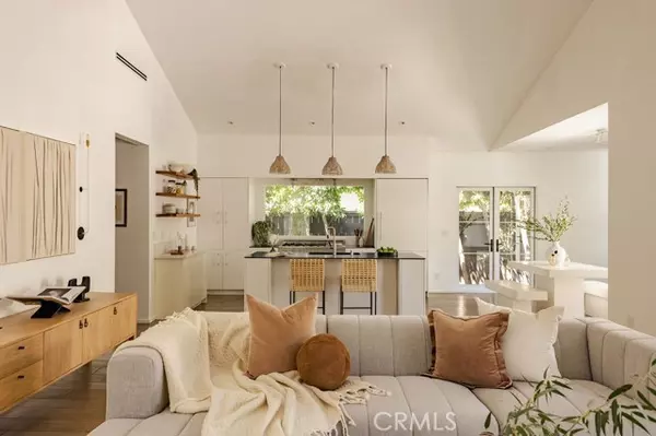 Los Angeles, CA 90039,4128 Baywood ST