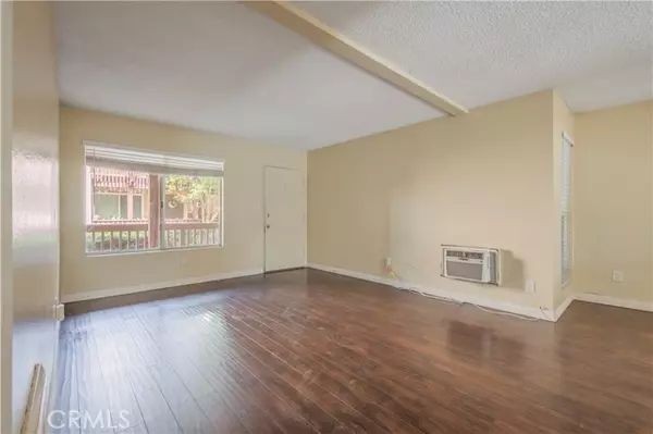 Santa Ana, CA 92707,1040 W Macarthur BLD 35