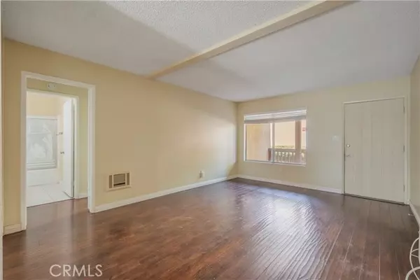 Santa Ana, CA 92707,1040 W Macarthur BLD 35